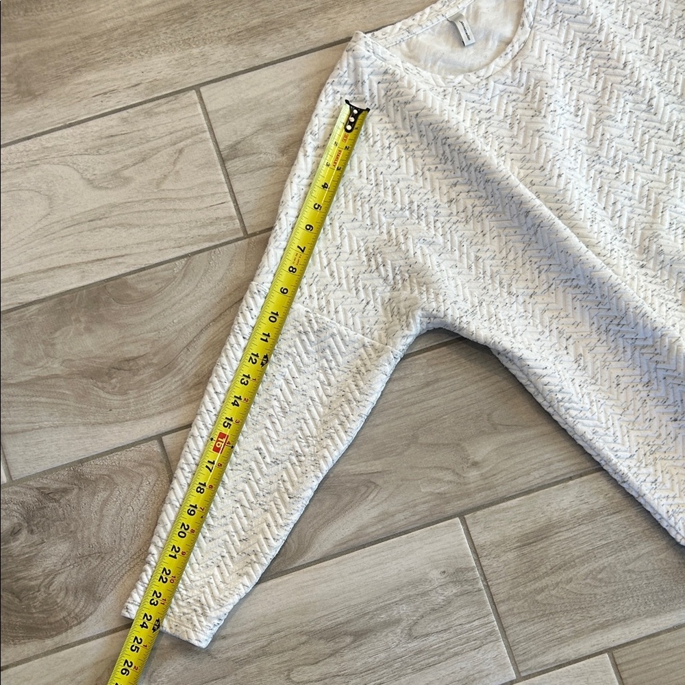 Women's Crew Neck Sweater - White - Picture 9 of 9